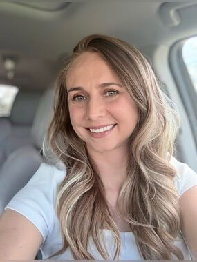Meet your Posher, Elya